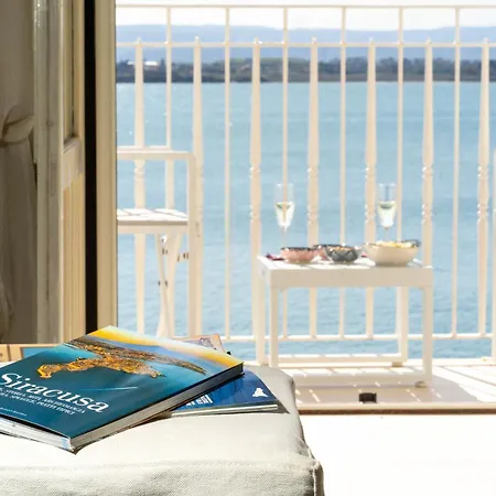 Alfeo Seafront - Sunset View In Ortigia Apartamento